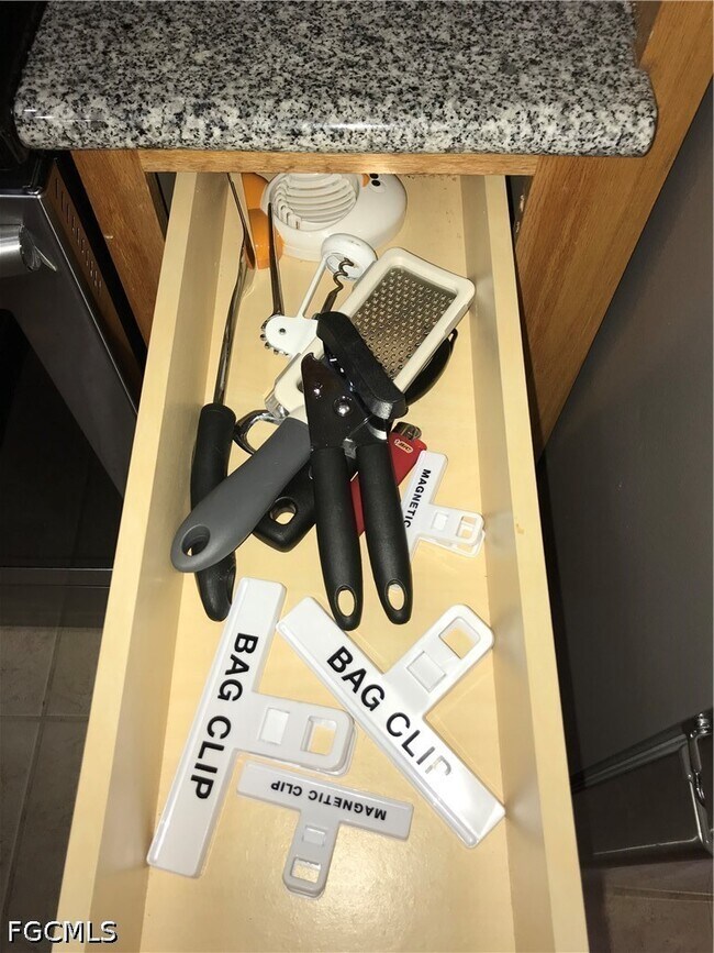 Building Photo - 9600 Roundstone Cir