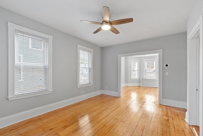 Building Photo - 270 Poplar St