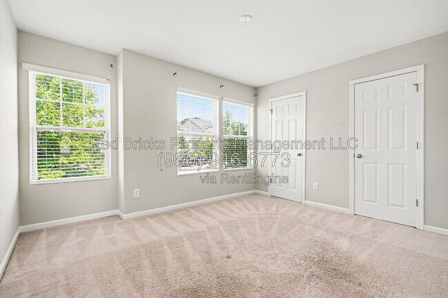 Building Photo - 11325 Deer Chase Ln