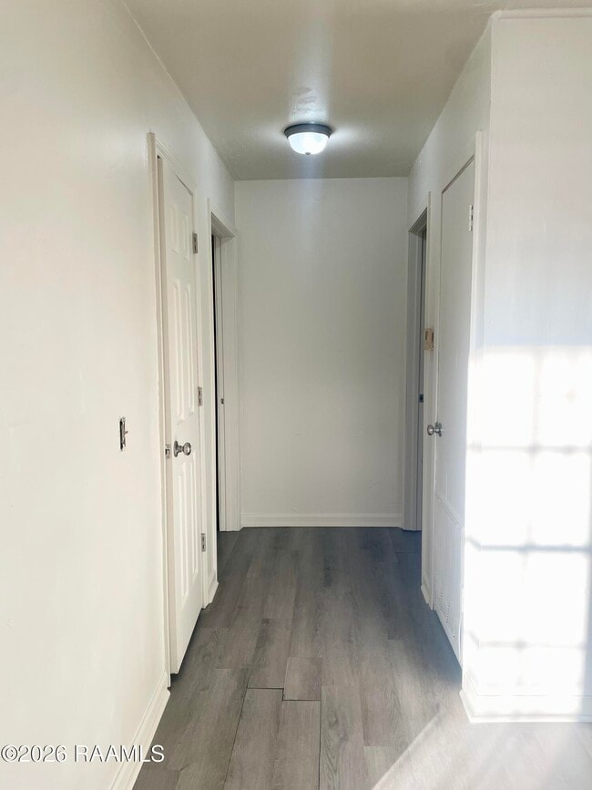 Building Photo - 391 W Railroad Ave