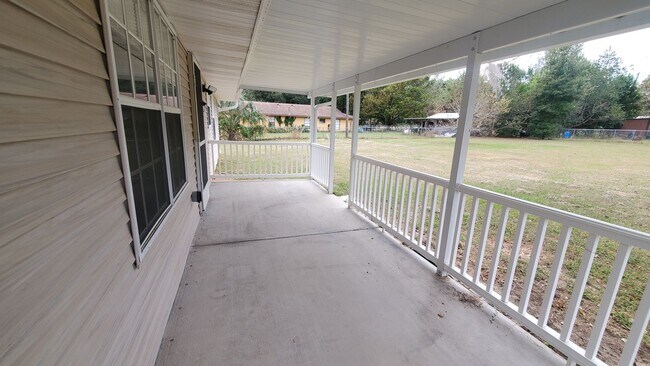 Building Photo - Welcome to this charming 3-bedroom, 1.5-bath home in Dunnellon, FL!