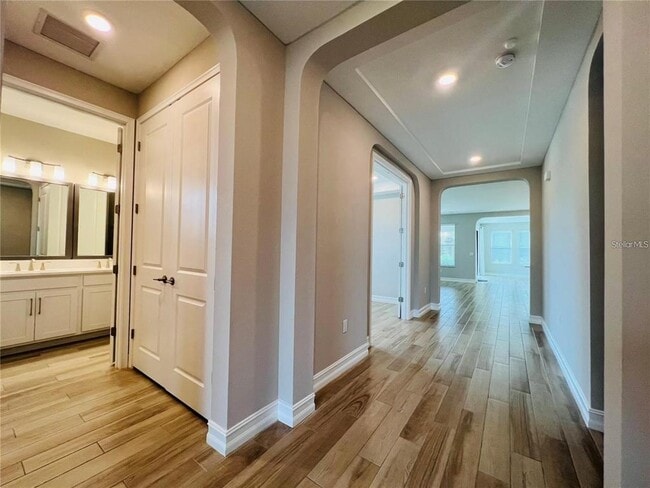 Building Photo - 4567 Tivoli Dr