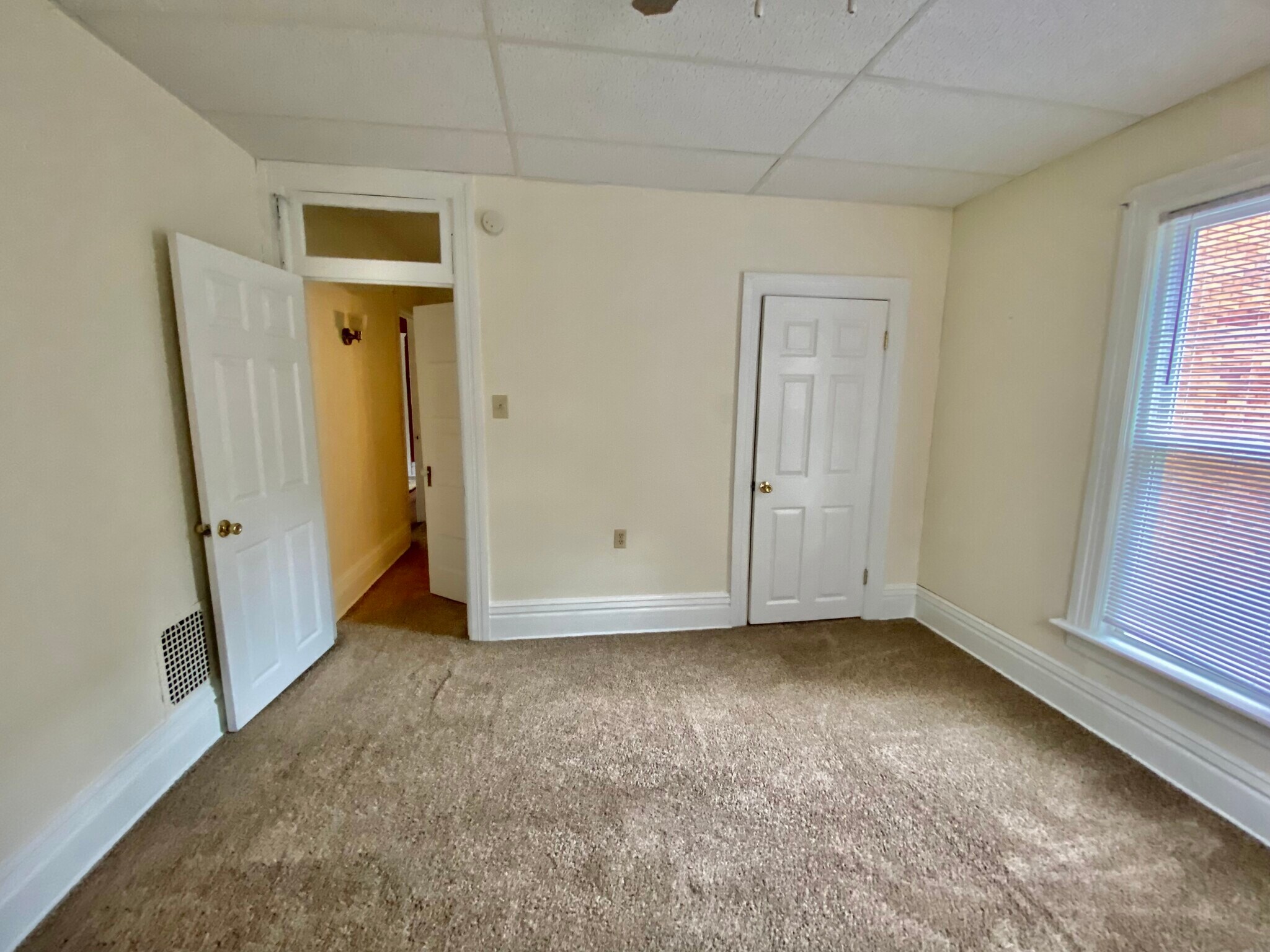 Building Photo - 1063 W 8th St