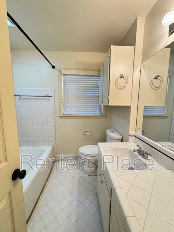 Building Photo - 5637 S Yorktown Pl