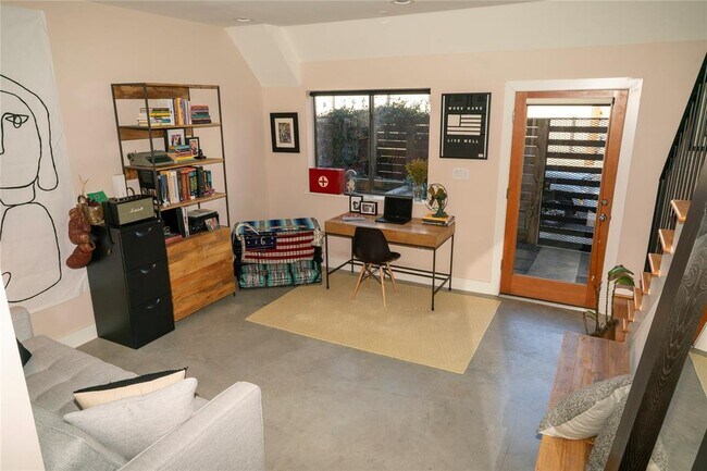 Building Photo - 1037 Bonner St