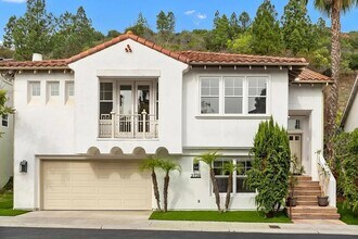 Building Photo - Don't miss out! Gated/Secured 3 br 2 ba home