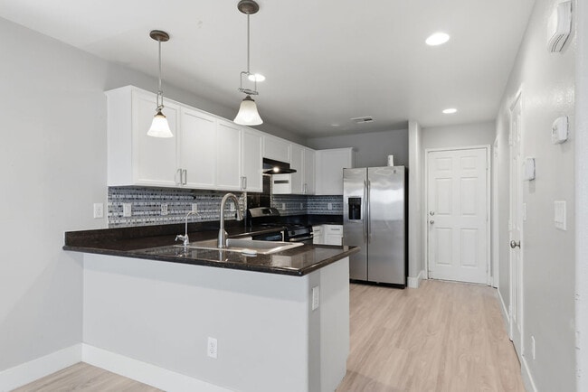 Building Photo - 8910 W Marble Light Ave