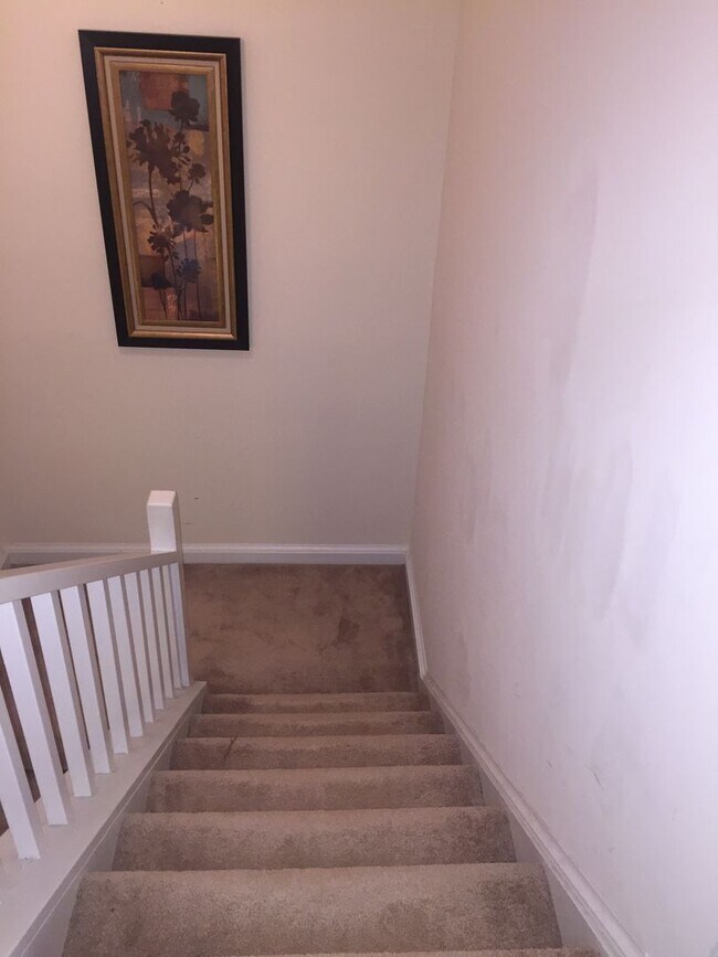 Building Photo - Modern 3BR Condo in Finley Forest – Prime Chapel Hill Location near UNC & RTP