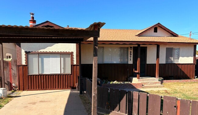 Building Photo - 2 WEEKS FREE RENT December Special