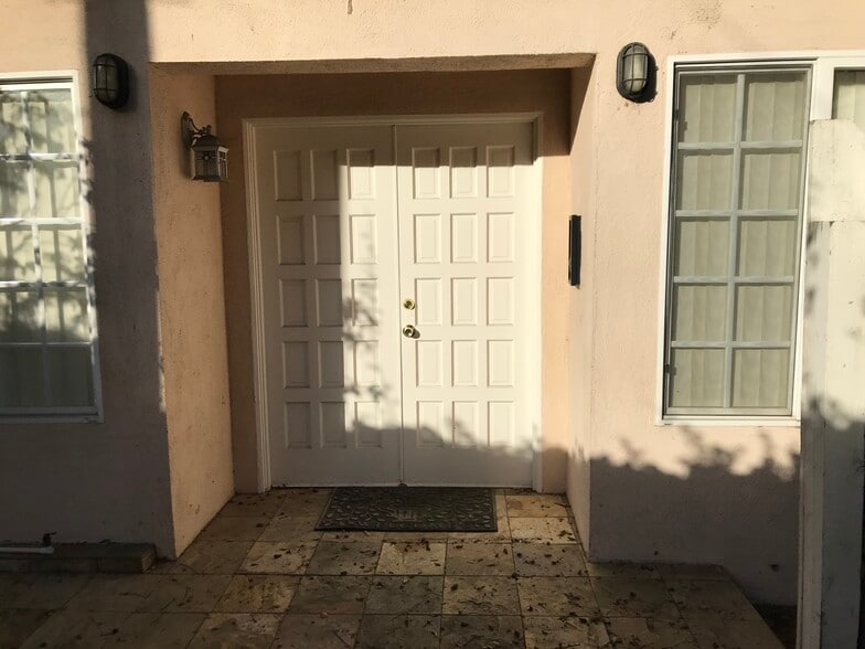 Front Door - 1815 N Beverly Glen Blvd