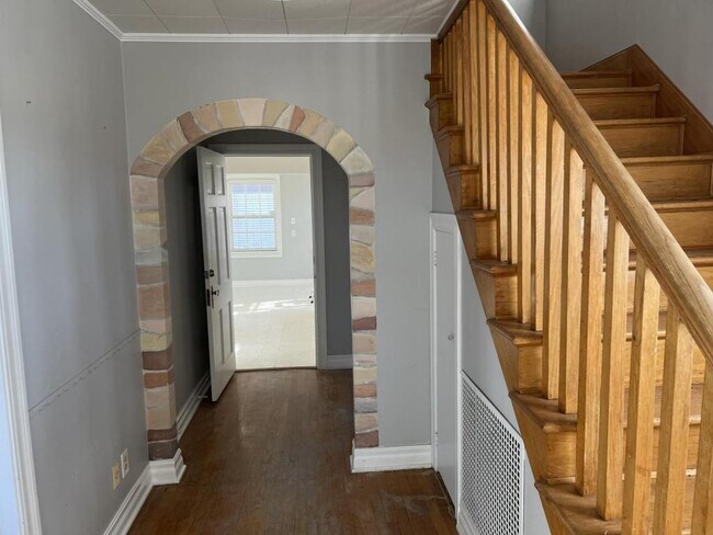 Building Photo - 1720 Exchange Ave