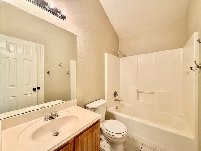 Building Photo - 1412 La Mirada