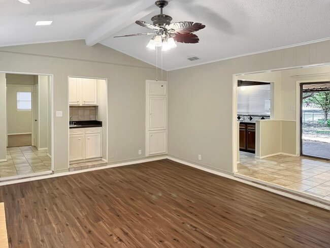 Building Photo - 1524 Timber Creek Dr