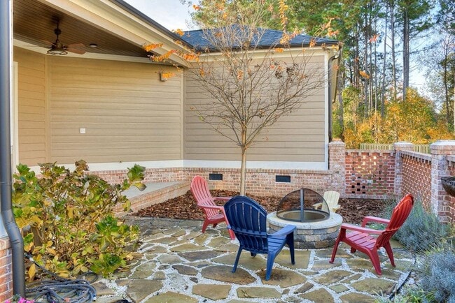 Building Photo - 3057 Leaning Oak Way