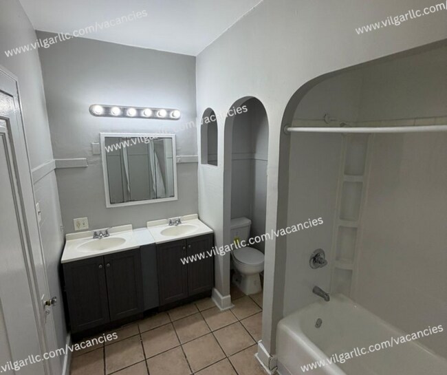 Building Photo - 3 Large Bedrooms • 1 Full Bathroom. A clean, spacious home ready for immediate move-in.