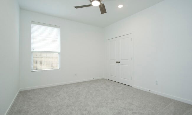 Building Photo - 27222 Grass Cliff Ln