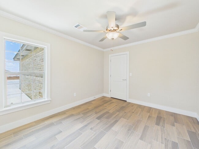 Building Photo - 9770 Elite St