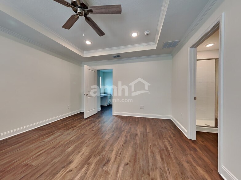 Building Photo - 559 Onate Cir