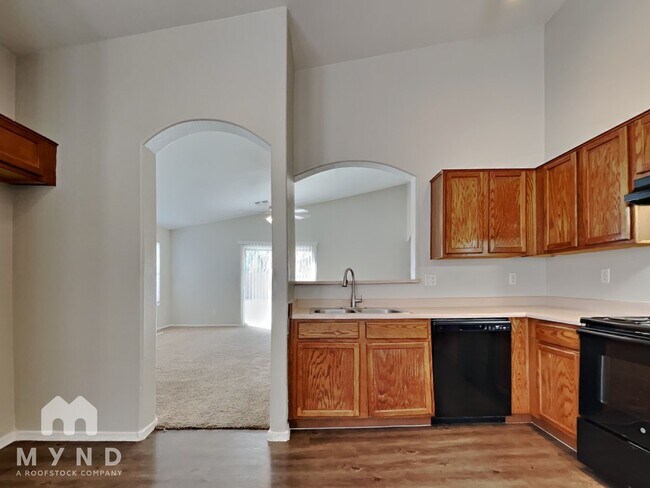 Building Photo - 8617 W Echo Ln