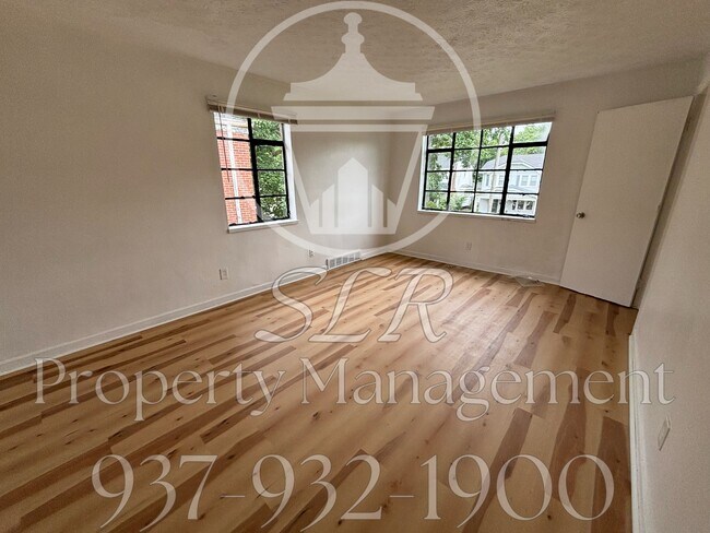 Building Photo - 212 E Bruce Ave