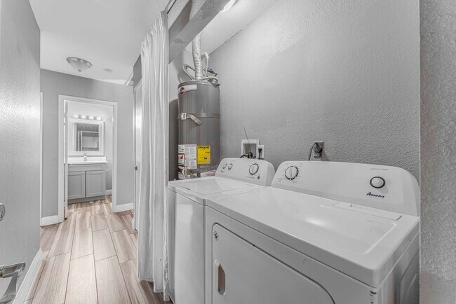 Building Photo - Welcome to your future home in the heart of Las Vegas!