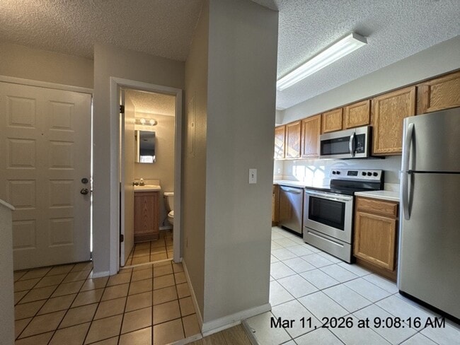 Building Photo - Daytona Beach 2/2.5 townhome