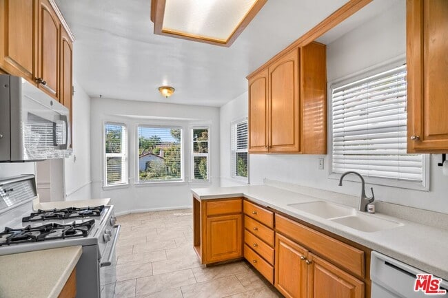 Building Photo - 1918 Prosser Ave