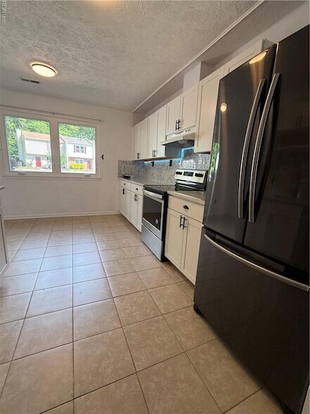 Building Photo - 15 Otsego Dr