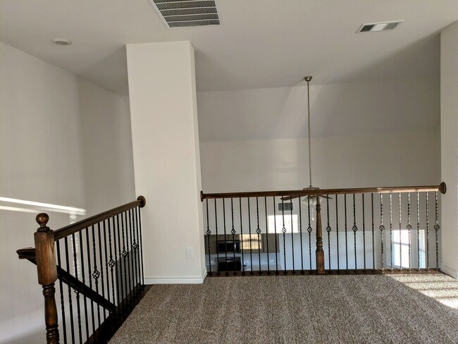 Building Photo - Modern 4-Bedroom Home in Hawks Landing, Au...