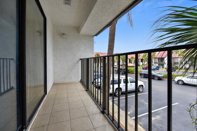 Building Photo - 11222 Hutchison Blvd