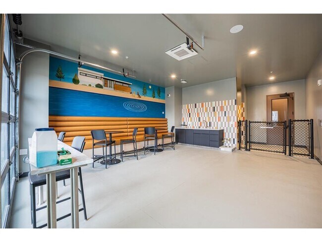 Building Photo - 640 Wisconsin Ave N