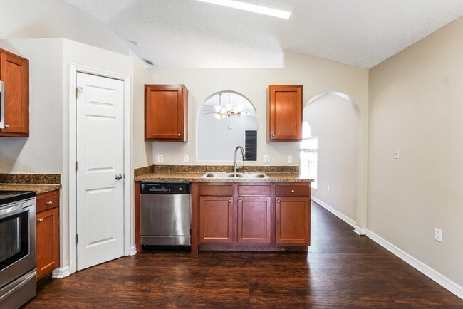 Building Photo - 2688 Whispering Trails Dr