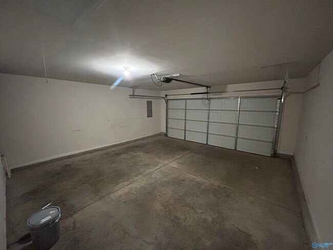 Building Photo - 122 Daymark Dr