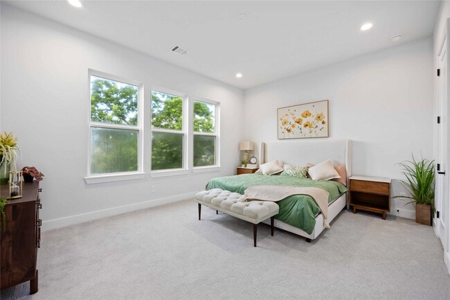 Building Photo - 6117 Campos Dr