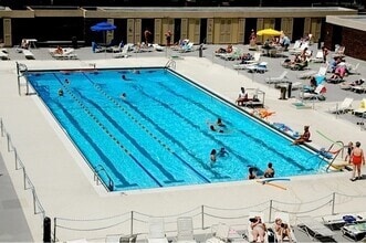 Building Photo - Nice 1 bedroom Condo in Gold Coast/Old Town
