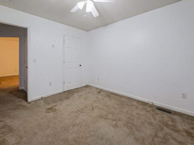 Building Photo - COMING SOON! Charming 3-Bedroom Home in the Heart of Pontiac