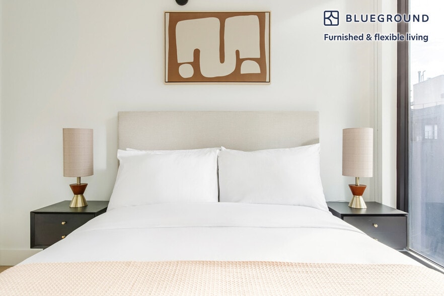 Building Photo - 218 Front St