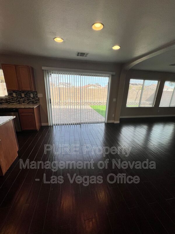 Building Photo - 5308 Las Cruces Heights St