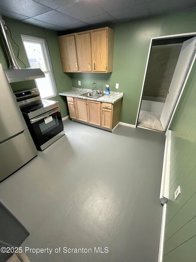 Building Photo - 258 Main St