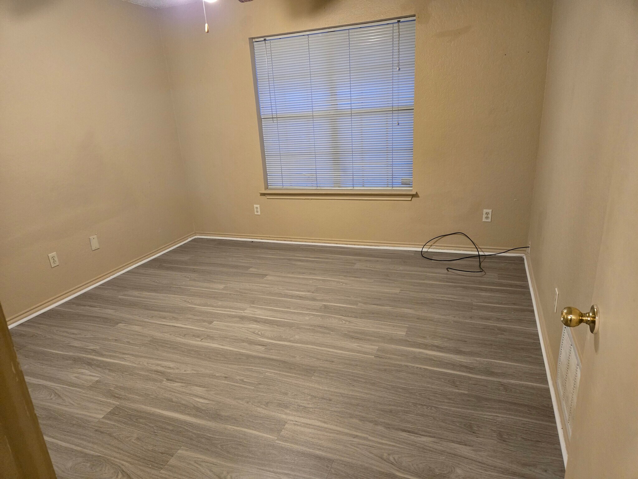 Building Photo - 313 Bryant Ln