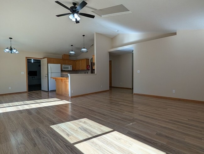 Building Photo - Great 3bed/2 bath home in Springfield!