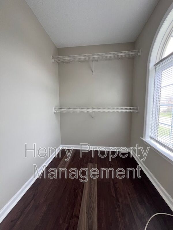 Building Photo - 5716 Brookshadow Dr
