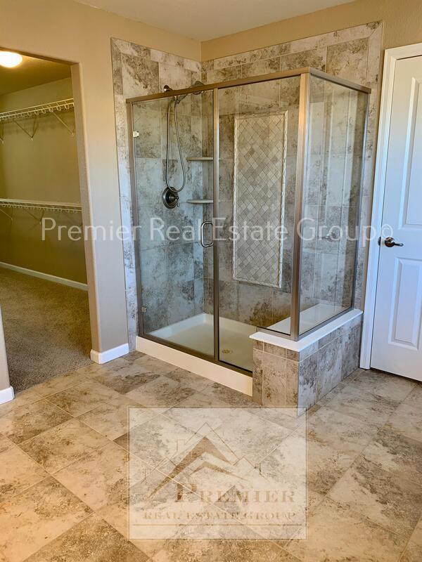 Building Photo - 5984 Revelstoke Dr
