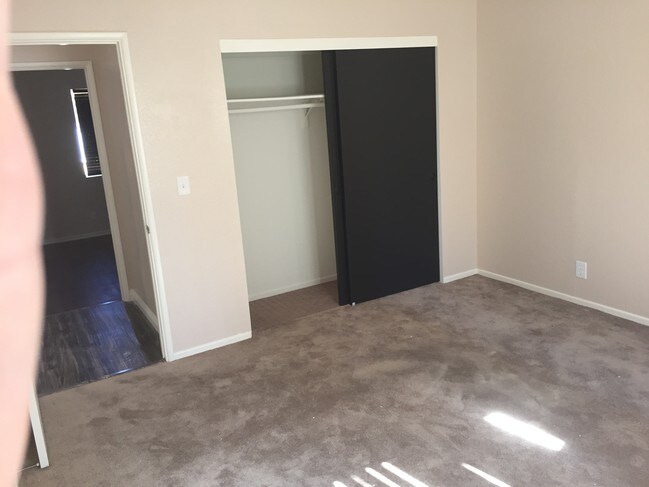 Large closets - 5134 Ithaca Ave