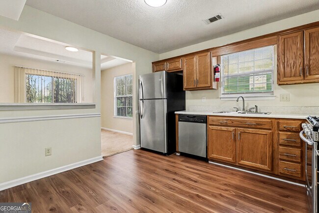 Building Photo - 7134 Hazelwood Dr