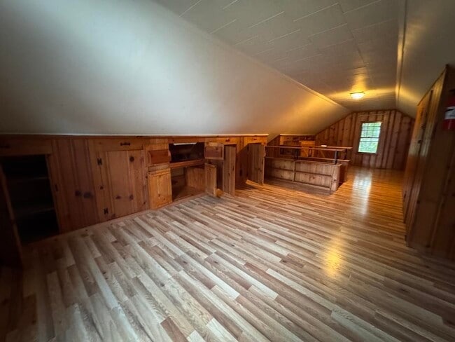 Building Photo - 16 Belmont Ave