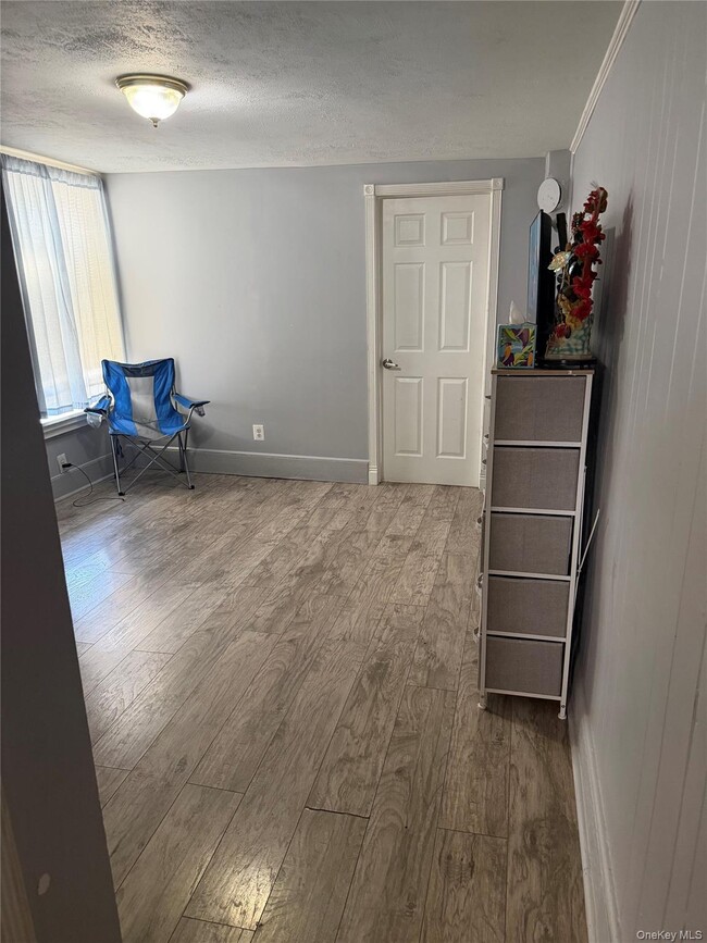 Building Photo - 11-15-15 W Main St