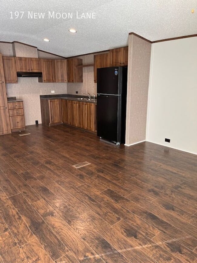 Building Photo - 197 New Moon Ln