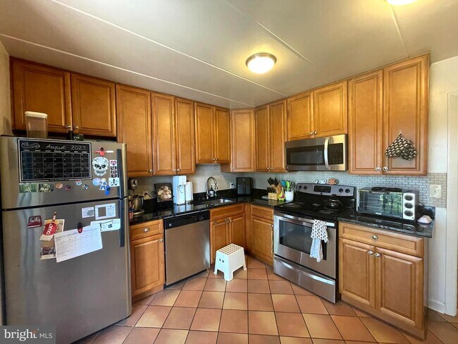Building Photo - 132 Roberts Ln