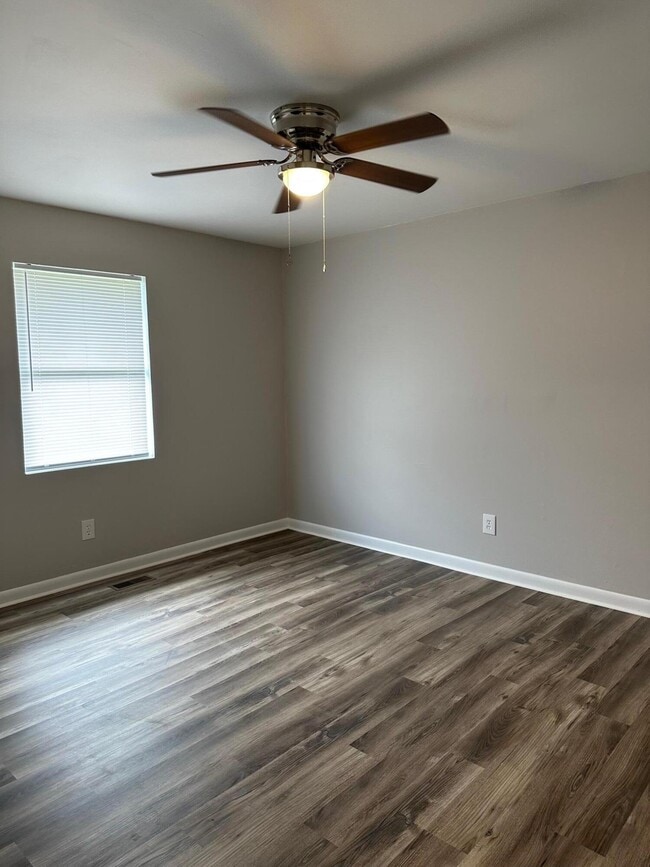 Building Photo - 4100 N Ocoee St